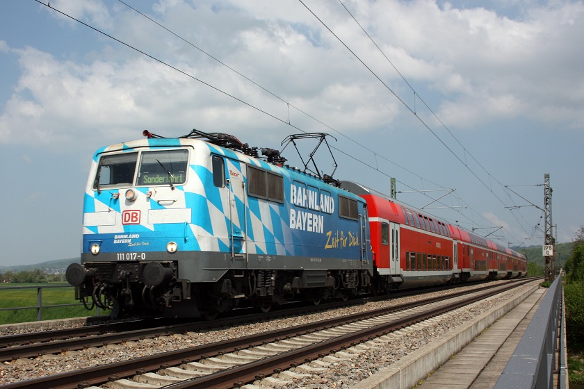 111 0170 der Deutschen Bahn auf www.frstrab.de www.nahverkehrin